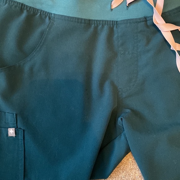 FIGS Caribbean Blue Kades 🌊☀️ - Picture 3 of 5